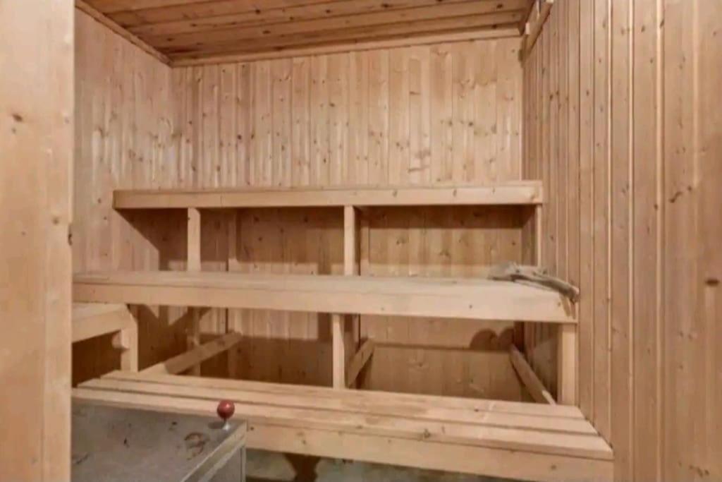 Farmroom With Sauna And Aurora ナルヴィク エクステリア 写真