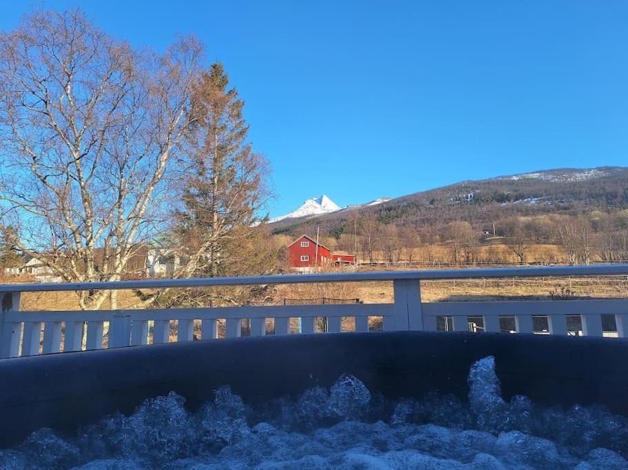 Farmroom With Sauna And Aurora ナルヴィク エクステリア 写真